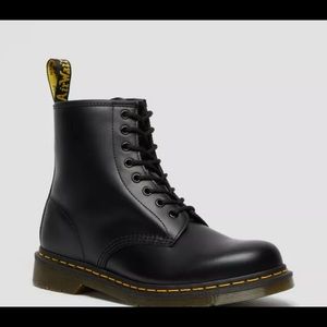 Doc Martens lace up boots. Women’s size 6. Great condition.